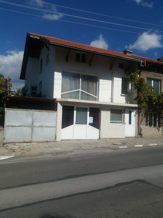 Apartment Diana Resilovo Bagian luar foto