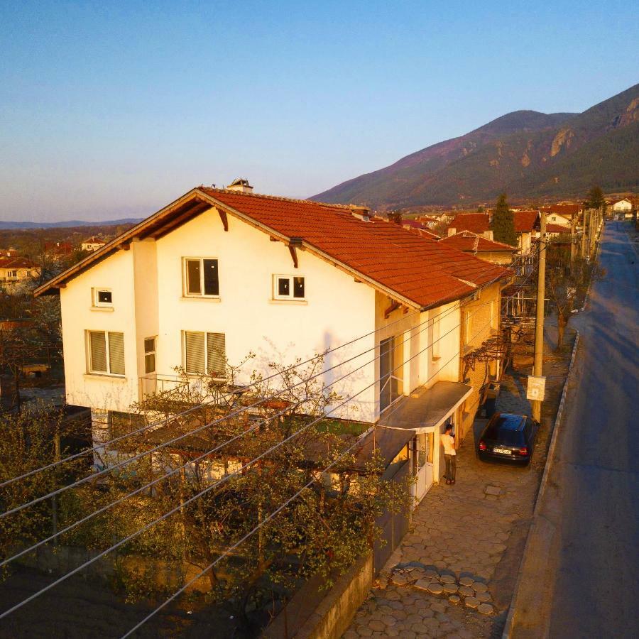 Apartment Diana Resilovo Bagian luar foto